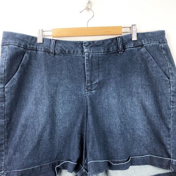 2/$30 Maurices 22 Plus Womens Dark Wash Denim Shorts - Picture 3 of 9